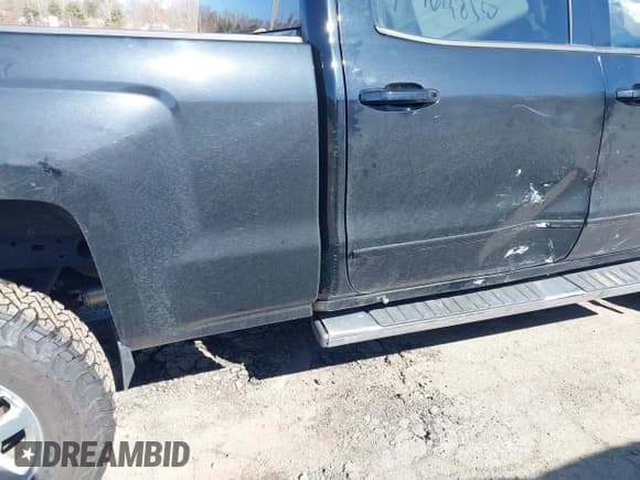 ✅ 2015 Chevrolet Silverado 2500HD LT • VIN: 1GC1KVEG9FF608249 • Lot: 41764810. Wystawiony na IAAI z przebiegiem 102 047 mil. Bezpłatny archiwum sprzedaży aukcyjnych z USA i szczegółowy raport historii pojazdu na DreamBid. Zdjęcie 18.