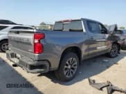 ✅ 2021 Chevrolet Silverado 1500 RST • VIN: 3GCUYEED5MG120123 • Lot: 68469415. Wystawiony na Copart z przebiegiem Nie podano. Bezpłatny archiwum sprzedaży aukcyjnych z USA i szczegółowy raport historii pojazdu na DreamBid. Zdjęcie 3.