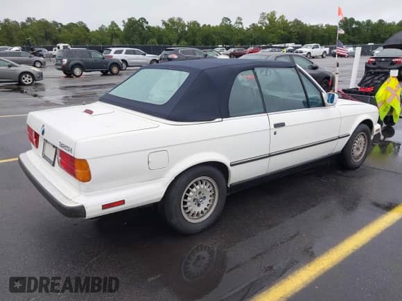 1990 BMW 3 Series с VIN WBABB230XLEC19632, выставлен на аукционе IAAI как лот 42859545 с пробегом 213 743 миль миль и . История ставок и продаж доступна на DreamBid. Изображение 4.