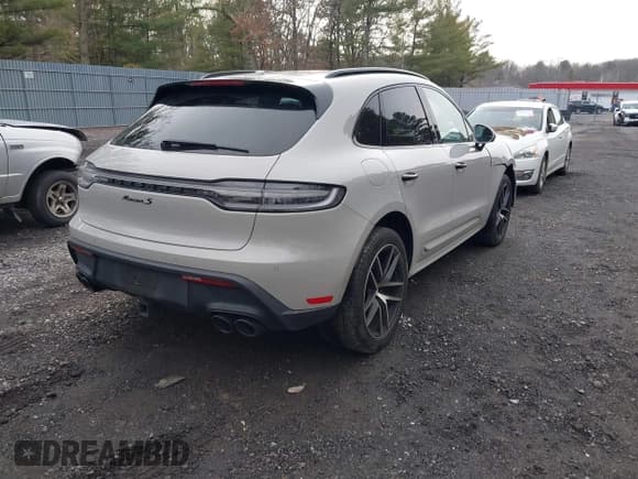✅ 2023 Porsche Macan S • VIN: WP1AG2A58PLB39354 • Lot: 41471259. Wystawiony na IAAI z przebiegiem 27 496 mil. Bezpłatny archiwum sprzedaży aukcyjnych z USA i szczegółowy raport historii pojazdu na DreamBid. Zdjęcie 4.