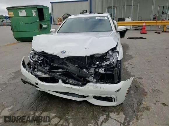 ✅ 2019 BMW 7 Series 740i xDrive • VIN: WBA7E4C52KGV28872 • Lot: 61689005. Listed on Copart with Not provided. Free auction sales archive from the USA and detailed vehicle history report at DreamBid. Image 14.