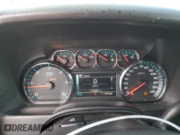 ✅ 2016 Chevrolet Suburban LS • VIN: 1GNSCGKC2GR311264 • Lot: 85888635. Wystawiony na Copart z przebiegiem 178 087 mil. Bezpłatny archiwum sprzedaży aukcyjnych z USA i szczegółowy raport historii pojazdu na DreamBid. Zdjęcie 9.