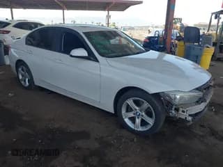 ✅ 2015 BMW 3 Series 328i xDrive • VIN: WBA3B5G52FNS15944 • Lot: 43577943. Wystawiony na IAAI z przebiegiem 186 449 mil. Bezpłatny archiwum sprzedaży aukcyjnych z USA i szczegółowy raport historii pojazdu na DreamBid. Zdjęcie 1.