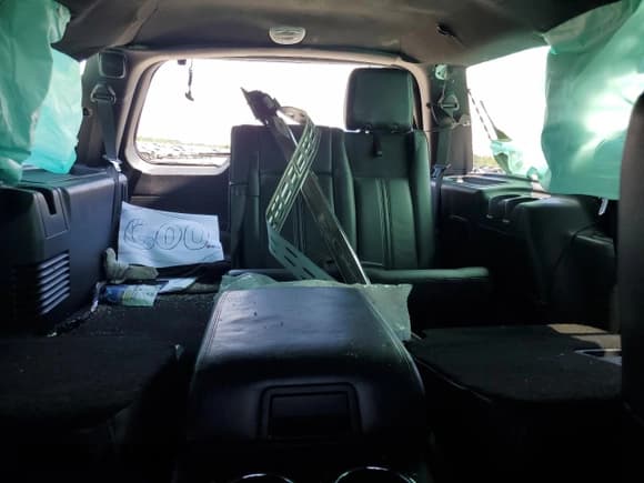 ✅ 2017 Lincoln Navigator Reserve • VIN: 5LMJJ2LT1HEL01094 • Lot: 55810425. Listed on Copart with 121,925 mi. Free auction sales archive from the USA and detailed vehicle history report at DreamBid. Image 10.