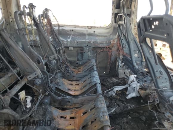 ✅ 2019 Ford Transit Passenger XL • VIN: 1FBZX2ZM4KKA05654 • Lot: 67371604. Wystawiony na Copart z przebiegiem Nie podano. Bezpłatny archiwum sprzedaży aukcyjnych z USA i szczegółowy raport historii pojazdu na DreamBid. Zdjęcie 10.