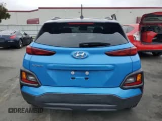 ✅ 2019 Hyundai Kona SEL • VIN: KM8K22AA4KU330866 • Лот: 66714064. Опубликован ранее на Copart с пробегом 61 376 миль. Бесплатный доступ к архиву аукционных продаж из США и подробный отчёт об истории автомобиля на DreamBid. Изображение 6.