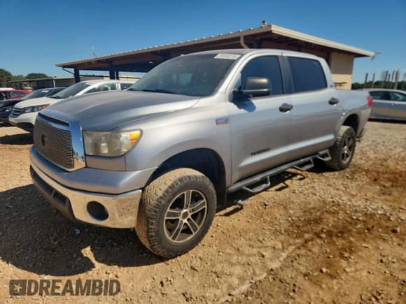 ✅ 2012 Toyota Tundra • VIN: 5TFDW5F16CX265546 • Лот: 70834215. Опубликован ранее на Copart с пробегом 274 767 миль. Бесплатный доступ к архиву аукционных продаж из США и подробный отчёт об истории автомобиля на DreamBid. Изображение 1.