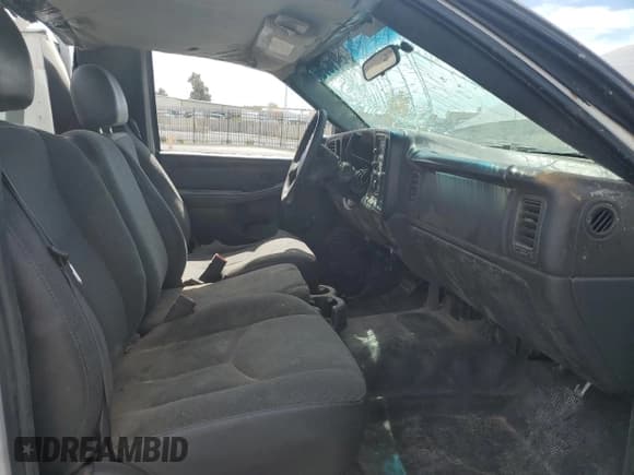 ✅ 2005 Chevrolet Silverado 2500HD Work Truck • VIN: 1GBHC24U95E240875 • Lot: 49729875. Wystawiony na Copart z przebiegiem Nie podano. Bezpłatny archiwum sprzedaży aukcyjnych z USA i szczegółowy raport historii pojazdu na DreamBid. Zdjęcie 7.