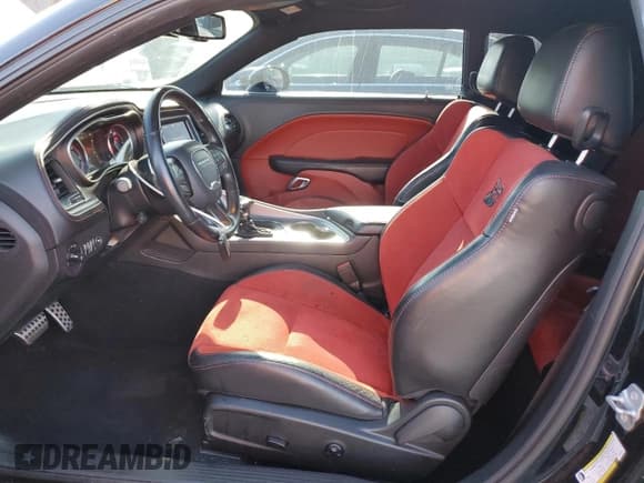 ✅ 2020 Dodge Challenger R/T Scat Pack • VIN: 2C3CDZFJ9LH206492 • Lot: 66707943. Wystawiony na Copart z przebiegiem 41 256 mil. Bezpłatny archiwum sprzedaży aukcyjnych z USA i szczegółowy raport historii pojazdu na DreamBid. Zdjęcie 7.