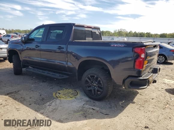 ✅ 2022 Chevrolet Silverado 1500 LT Trail Boss • VIN: 3GCUDFEDXNG567226 • Lot: 84736725. Wystawiony na Copart z przebiegiem 42 540 mil. Bezpłatny archiwum sprzedaży aukcyjnych z USA i szczegółowy raport historii pojazdu na DreamBid. Zdjęcie 2.