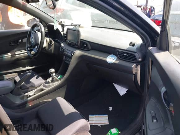 2020 Hyundai Veloster z VIN KMHT36AH1LU005437, wystawiony jako IAAI lot #42073273 z przebiegiem 97 089 mil mil oraz . Historia ofert i sprzedaży dostępna na DreamBid. Obrazek 5.