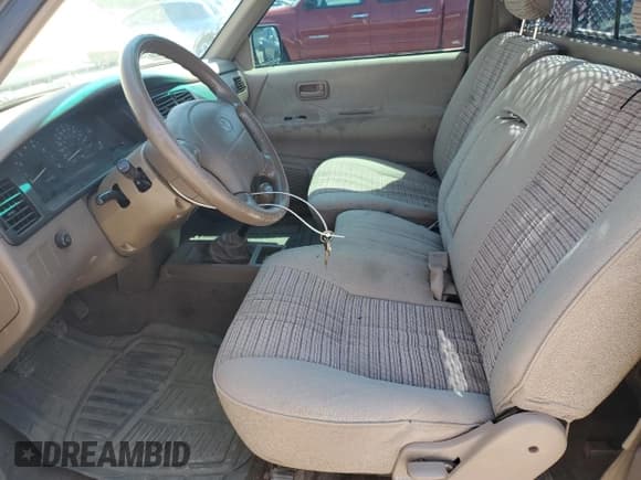 ✅ 1994 Toyota T100 • VIN: JT4VD10C0R0019090 • Лот: 65094995. Опубликован ранее на Copart с пробегом 217 804 миль. Бесплатный доступ к архиву аукционных продаж из США и подробный отчёт об истории автомобиля на DreamBid. Изображение 7.