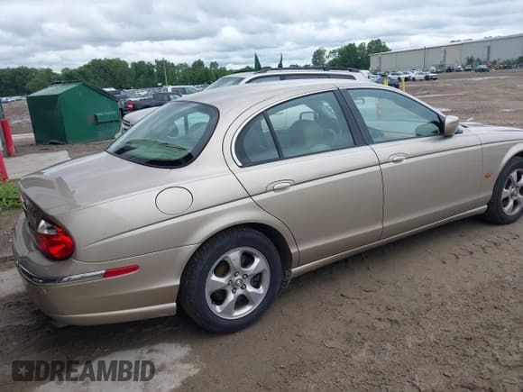 ✅ 2002 Jaguar S-Type • VIN: SAJDA01N02FM34963 • Lot: 43017853. Wystawiony na IAAI z przebiegiem Nie podano. Bezpłatny archiwum sprzedaży aukcyjnych z USA i szczegółowy raport historii pojazdu na DreamBid. Zdjęcie 4.