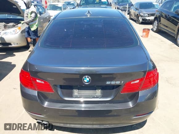 ✅ 2016 BMW 5 Series 528i • VIN: WBA5A5C57GG351431 • Lot: 43154218. Listed on IAAI with 92,182 mi. Free auction sales archive from the USA and detailed vehicle history report at DreamBid. Image 16.