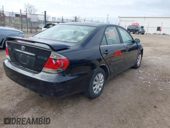 ✅ 2005 Toyota Camry LE • VIN: 4T1BE32K65U416639 • Лот: 43681631. Опубликован ранее на IAAI с пробегом 178 152 миль. Бесплатный доступ к архиву аукционных продаж из США и подробный отчёт об истории автомобиля на DreamBid. Изображение 4.