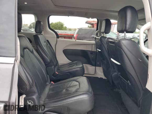 ✅ 2018 Chrysler Pacifica Touring L Plus • VIN: 2C4RC1EG4JR352676 • Lot: 85263895. Listed on Copart with 67,436 mi. Free auction sales archive from the USA and detailed vehicle history report at DreamBid. Image 11.
