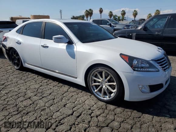 ✅ 2015 Hyundai Equus Signature • VIN: KMHGH4JHXFU094453 • Lot: 84204765. Listed on Copart with 133,372 mi. Free auction sales archive from the USA and detailed vehicle history report at DreamBid. Image 4.