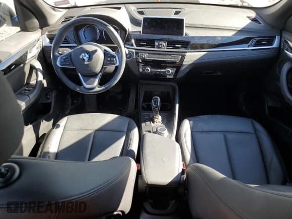 ✅ 2021 BMW X1 xDrive28i • VIN: WBXJG9C05M3M70872 • Lot: 48366915. Wystawiony na Copart z przebiegiem 40 662 mil. Bezpłatny archiwum sprzedaży aukcyjnych z USA i szczegółowy raport historii pojazdu na DreamBid. Zdjęcie 8.