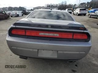 ✅ 2014 Dodge Challenger R/T Classic • VIN: 2C3CDYBT6EH115250 • Lot: 86962204. Wystawiony na Copart z przebiegiem 102 996 mil. Bezpłatny archiwum sprzedaży aukcyjnych z USA i szczegółowy raport historii pojazdu na DreamBid. Zdjęcie 6.