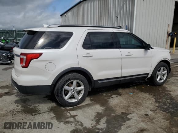 ✅ 2017 Ford Explorer XLT • VIN: 1FM5K7D83HGC54602 • Lot: 57151885. Listed on Copart with 110,120 mi. Free auction sales archive from the USA and detailed vehicle history report at DreamBid. Image 3.