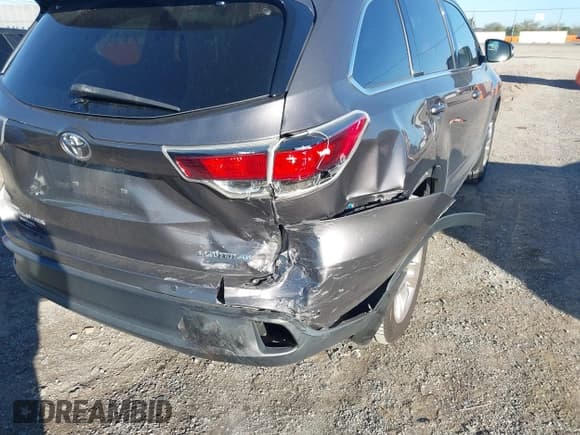 ✅ 2016 Toyota Highlander Limited • VIN: 5TDDKRFH1GS239562 • Lot: 43462227. Listed on IAAI with 129,061 mi. Free auction sales archive from the USA and detailed vehicle history report at DreamBid. Image 6.