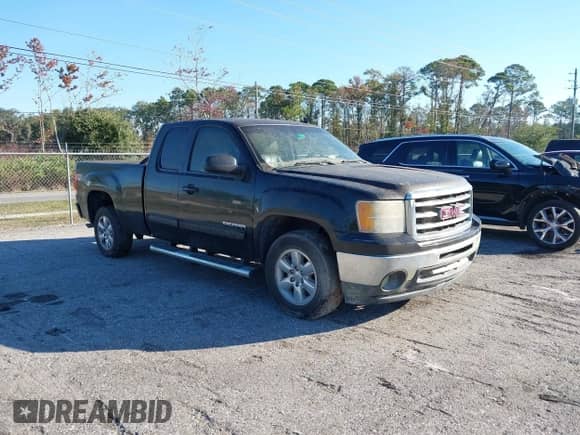 2013 GMC Sierra 1500 with VIN 1GTR1WE04DZ305597, listed as a IAAI auction lot 43610833 with 225,625 mi miles and . Bid and sale history available at DreamBid. Image 1.
