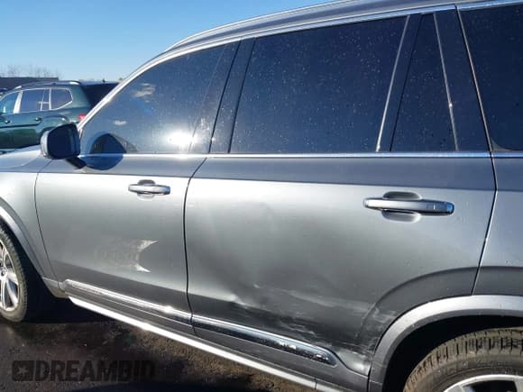 ✅ 2018 Volvo XC90 Inscription • VIN: YV4A22PL7J1336795 • Lot: 43516521. Listed on IAAI with 102,995 mi. Free auction sales archive from the USA and detailed vehicle history report at DreamBid. Image 13.
