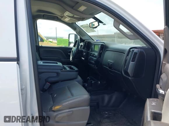 ✅ 2016 Chevrolet Silverado 2500HD Work Truck • VIN: 1GC2CUEG6GZ321432 • Lot: 42923797. Wystawiony na IAAI z przebiegiem 119 213 mil. Bezpłatny archiwum sprzedaży aukcyjnych z USA i szczegółowy raport historii pojazdu na DreamBid. Zdjęcie 5.