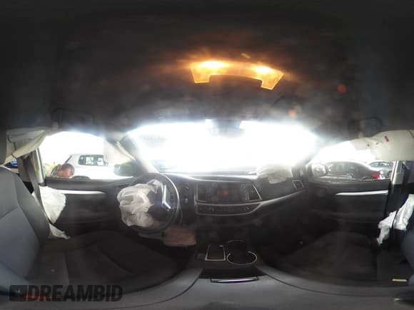 ✅ 2019 Toyota Highlander LE • VIN: 5TDZZRFH4KS314426 • Лот: 43681932. Опубликован ранее на IAAI с пробегом 140 942 миль. Бесплатный доступ к архиву аукционных продаж из США и подробный отчёт об истории автомобиля на DreamBid. Изображение 19.