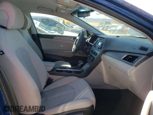 ✅ 2017 Hyundai Sonata SE • VIN: 5NPE24AF2HH486772 • Лот: 62212662. Опубликован ранее на Copart с пробегом 124 452 миль. Бесплатный доступ к архиву аукционных продаж из США и подробный отчёт об истории автомобиля на DreamBid. Изображение 5.