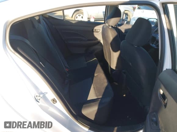 ✅ 2024 Nissan Versa S • VIN: 3N1CN8DV1RL903652 • Lot: 43802489. Wystawiony na IAAI z przebiegiem 25 127 mil. Bezpłatny archiwum sprzedaży aukcyjnych z USA i szczegółowy raport historii pojazdu na DreamBid. Zdjęcie 8.