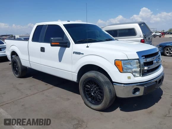 ✅ 2014 Ford F-150 XL • VIN: 1FTFX1CF6EKG35389 • Lot: 42643324. Wystawiony na IAAI z przebiegiem 190 235 mil. Bezpłatny archiwum sprzedaży aukcyjnych z USA i szczegółowy raport historii pojazdu na DreamBid. Zdjęcie 1.