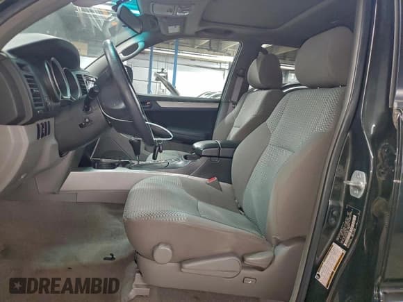 ✅ 2007 Toyota 4Runner SR5 • VIN: JTEBU14R770108231 • Lot: 94566445. Wystawiony na Copart z przebiegiem 150 020 mil. Bezpłatny archiwum sprzedaży aukcyjnych z USA i szczegółowy raport historii pojazdu na DreamBid. Zdjęcie 7.