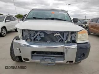 ✅ 2010 Nissan Titan LE • VIN: 1N6BA0ED4AN322935 • Lot: 89920375. Wystawiony na Copart z przebiegiem 131 793 mil. Bezpłatny archiwum sprzedaży aukcyjnych z USA i szczegółowy raport historii pojazdu na DreamBid. Zdjęcie 5.