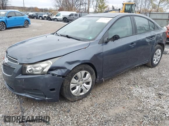 ✅ 2014 Chevrolet Cruze LS • VIN: 1G1PA5SG2E7130923 • Лот: 43783806. Опубликован ранее на IAAI с пробегом 29 323 миль. Бесплатный доступ к архиву аукционных продаж из США и подробный отчёт об истории автомобиля на DreamBid. Изображение 2.