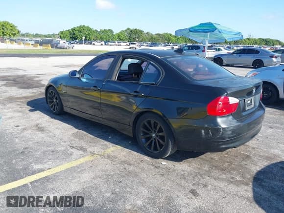 ✅ 2008 BMW 3 Series 328i • VIN: WBAVA33598K054082 • Lot: 42302290. Listed on IAAI with 156,141 mi. Free auction sales archive from the USA and detailed vehicle history report at DreamBid. Image 3.