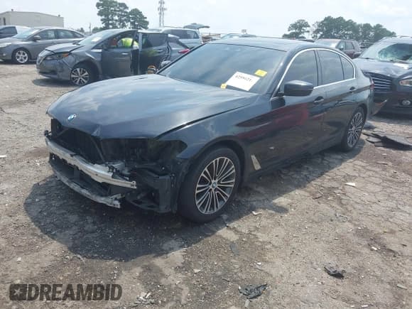 ✅ 2019 BMW 5 Series 530i xDrive • VIN: WBAJA7C57KWW37675 • Lot: 42594212. Listed on IAAI with 121,742 mi. Free auction sales archive from the USA and detailed vehicle history report at DreamBid. Image 2.
