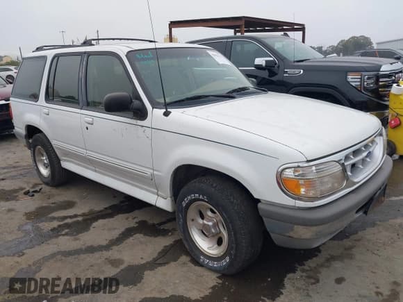 ✅ 1996 Ford Explorer XL • VIN: 1FMDU32X5TZB79567 • Lot: 43896223. Listed on IAAI with 116,604 mi. Free auction sales archive from the USA and detailed vehicle history report at DreamBid. Image 1.