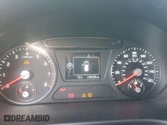 ✅ 2017 Kia Sorento LX • VIN: 5XYPG4A55HG208957 • Lot: 84598385. Listed on Copart with 136,286 mi. Free auction sales archive from the USA and detailed vehicle history report at DreamBid. Image 9.