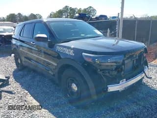 ✅ 2023 Ford Police Interceptor Utility • VIN: 1FM5K8AC1PGB99077 • Lot: 41732965. Wystawiony na IAAI z przebiegiem 8 674 mil. Bezpłatny archiwum sprzedaży aukcyjnych z USA i szczegółowy raport historii pojazdu na DreamBid. Zdjęcie 1.