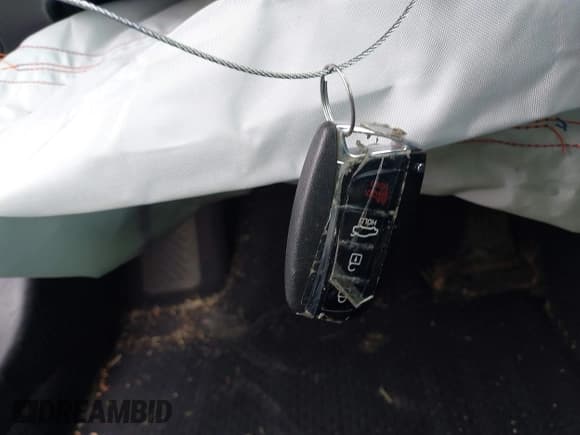 ✅ 2016 Hyundai Azera Limited • VIN: KMHFH4JG8GA547071 • Лот: 42231526. Опубликован ранее на IAAI с пробегом 175 537 миль. Бесплатный доступ к архиву аукционных продаж из США и подробный отчёт об истории автомобиля на DreamBid. Изображение 11.