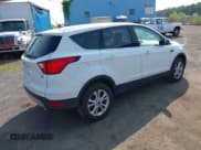 ✅ 2019 Ford Escape SE • VIN: 1FMCU9GD2KUB30688 • Лот: 42964835. Опубликован ранее на IAAI с пробегом 212 680 миль. Бесплатный доступ к архиву аукционных продаж из США и подробный отчёт об истории автомобиля на DreamBid. Изображение 4.