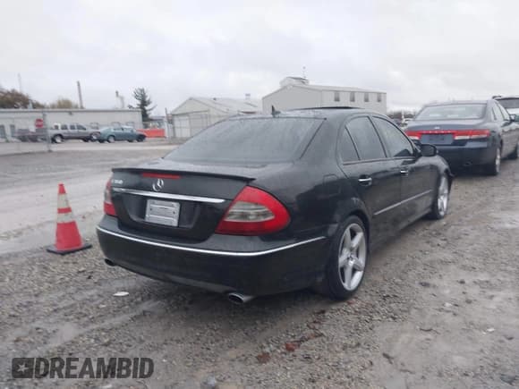 ✅ 2007 Mercedes-Benz E 350 • VIN: WDBUF56X57B035020 • Лот: 43723857. Опубликован ранее на IAAI с пробегом 176 562 миль. Бесплатный доступ к архиву аукционных продаж из США и подробный отчёт об истории автомобиля на DreamBid. Изображение 4.