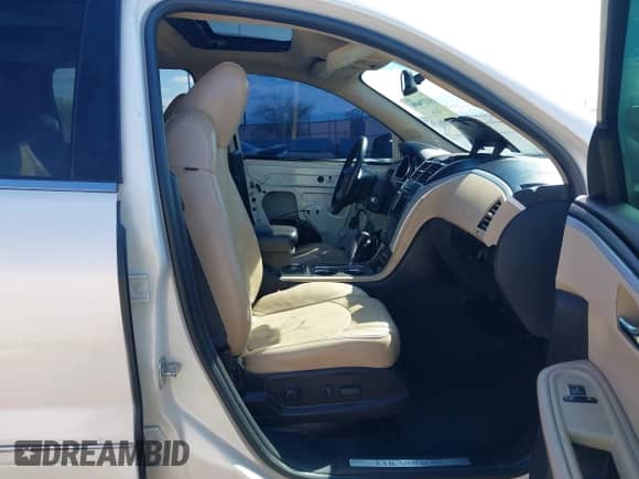 2011 Chevrolet Traverse LTZ z VIN 1GNKRLED1BJ165068, wystawiony jako IAAI lot #43274496 z przebiegiem 112 729 mil mil oraz . Historia ofert i sprzedaży dostępna na DreamBid. Obrazek 5.