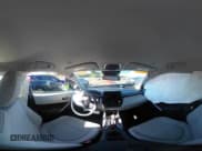 ✅ 2023 Toyota Corolla Cross L • VIN: 7MUAAABG0PV055935 • Lot: 43401512. Wystawiony na IAAI z przebiegiem 24 787 mil. Bezpłatny archiwum sprzedaży aukcyjnych z USA i szczegółowy raport historii pojazdu na DreamBid. Zdjęcie 19.