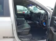 ✅ 2019 Chevrolet Silverado 1500 LT Trail Boss • VIN: 1GCPYFED9KZ260613 • Lot: 42157001. Wystawiony na IAAI z przebiegiem 99 039 mil. Bezpłatny archiwum sprzedaży aukcyjnych z USA i szczegółowy raport historii pojazdu na DreamBid. Zdjęcie 5.