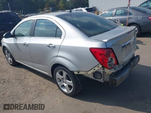 ✅ 2015 Chevrolet Sonic LTZ • VIN: 1G1JE5SB5F4208001 • Лот: 43265980. Размещён на IAAI с пробегом 112 924 миль миль. Получите бесплатный доступ к архиву аукционных продаж из США и посмотрите подробный отчёт об истории автомобиля на DreamBid. Изображение 3.