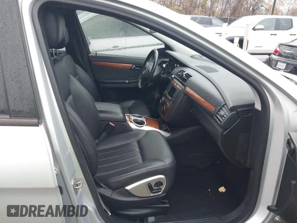 ✅ 2006 Mercedes-Benz R 3.5L • VIN: 4JGCB65E66A034960 • Lot: 43772843. Wystawiony na IAAI z przebiegiem 165 139 mil. Bezpłatny archiwum sprzedaży aukcyjnych z USA i szczegółowy raport historii pojazdu na DreamBid. Zdjęcie 5.