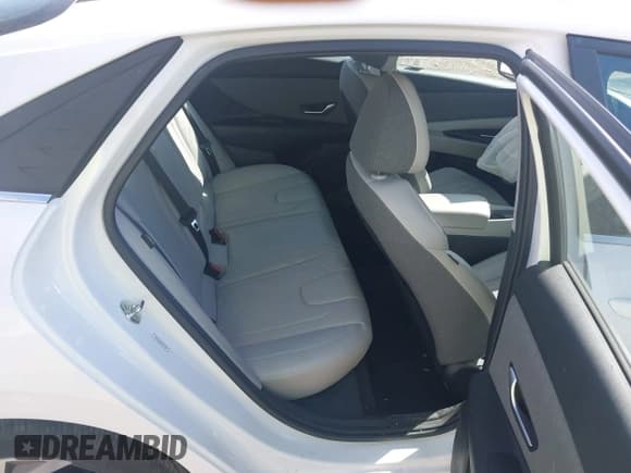 ✅ 2024 Hyundai Elantra Limited • VIN: KMHLP4DG9RU836303 • Лот: 43699266. Опубликован ранее на IAAI с пробегом 35 657 миль. Бесплатный доступ к архиву аукционных продаж из США и подробный отчёт об истории автомобиля на DreamBid. Изображение 8.