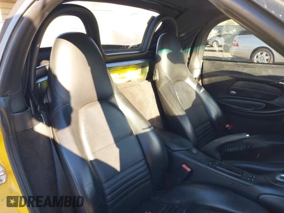 ✅ 2001 Porsche Boxster • VIN: WP0CA29861U624541 • Lot: 43911862. Listed on IAAI with 91,851 mi. Free auction sales archive from the USA and detailed vehicle history report at DreamBid. Image 8.